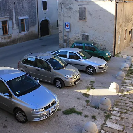 شقة With A Parking Space Pomer, Medulin - 7035 بولا