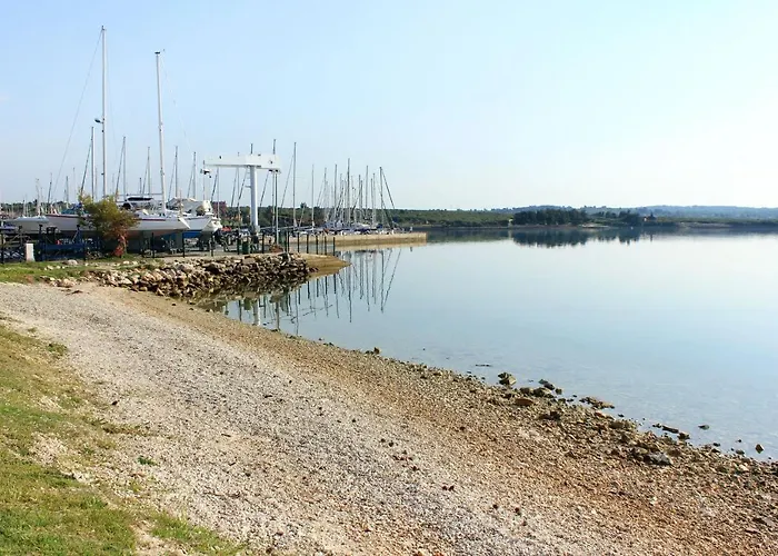 Apartment With A Parking Space Pomer, Medulin - 7035 Pula